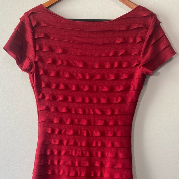 NWT Max Studio Tiered Ruffled Ruby Bodycon Dress Women’s Medium Holiday Cocktail - Picture 8 of 9